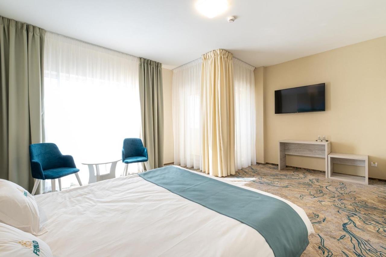Fiald & Hotel